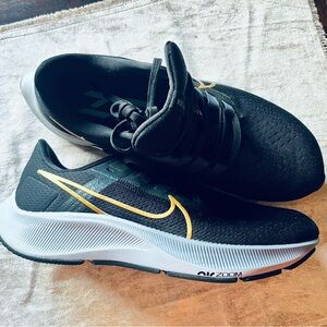 Women’s Nike Pegasus 38 Black and Gold Athletic Shoes (CW7358-004) Size 8